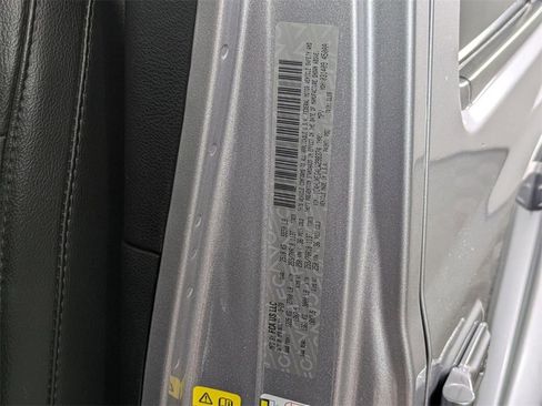 Used 2020 Jeep Wrangler Unlimited Sahara image 28