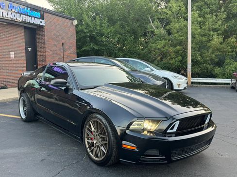 Used 2014 Ford Mustang GT Premium RWD image 4