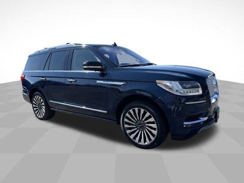 Used 2019 Lincoln Navigator Reserve image 3