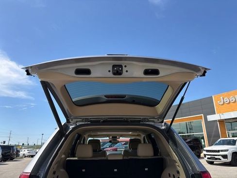 Used 2020 Jeep Grand Cherokee Limited AWD/4WD image 27