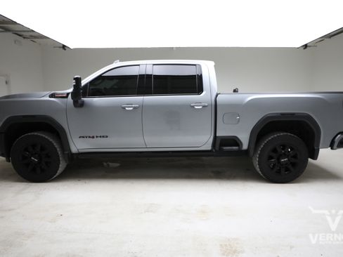 Used 2024 GMC Sierra 2500 AT4 w/ AT4 Premium Plus Package AWD/4WD image 2