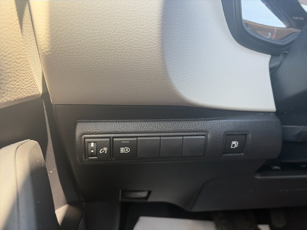 Used 2024 Toyota Corolla LE FWD image 31