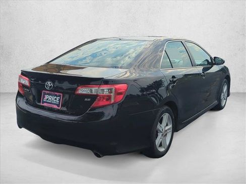 Used 2014 Toyota Camry SE FWD image 5