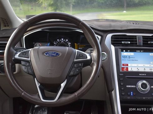 Used 2017 Ford Fusion Platinum FWD image 19