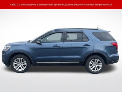 Used 2018 Ford Explorer XLT w/ Equipment Group 202A image 8