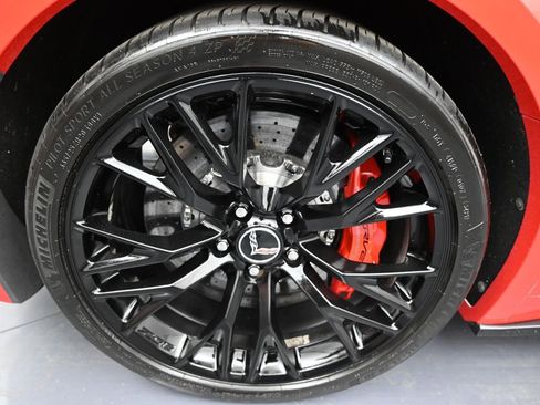 Used 2015 Chevrolet Corvette Z06 w/ 3LZ Preferred Equipment Group image 27