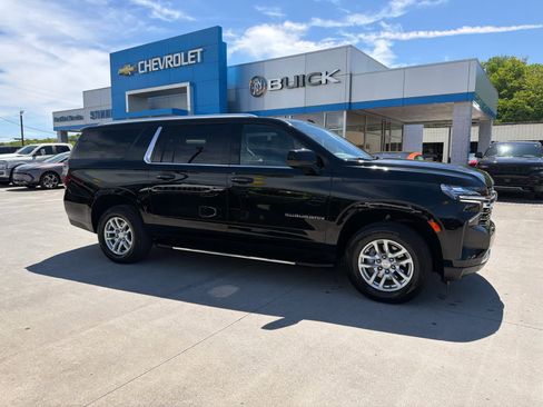 Used 2024 Chevrolet Suburban LT AWD/4WD image 5