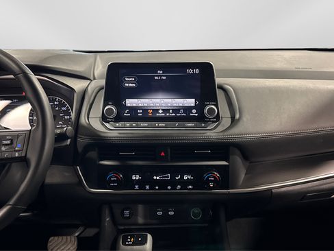 Used 2025 Nissan Rogue SV image 26