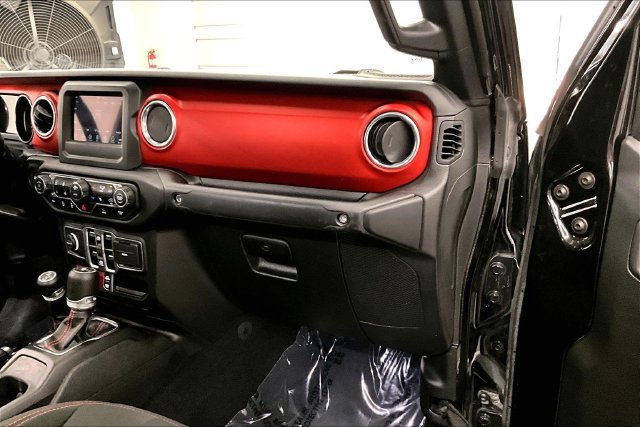 Used 2021 Jeep Gladiator Rubicon w/ Cold Weather Group AWD/4WD image 18
