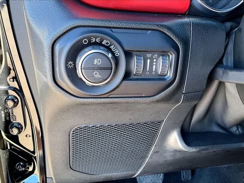 Used 2020 Jeep Gladiator Rubicon AWD/4WD image 33