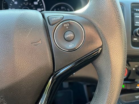 Used 2021 Honda HR-V LX image 14