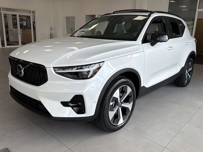 New 2026 Volvo XC40 B5 Plus w/ Protection Package Premier