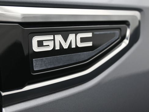 Used 2022 GMC Yukon XL AT4 image 18