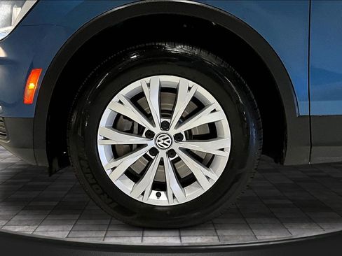 Used 2019 Volkswagen Tiguan S w/ 3rd Row Seat Package AWD/4WD image 32