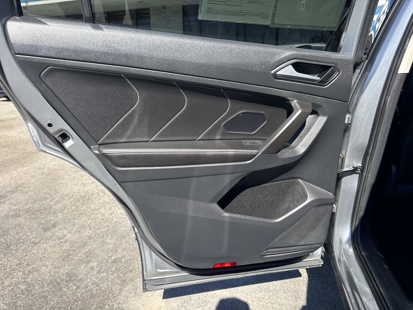 Certified 2022 Volkswagen Tiguan SE w/ Panoramic Sunroof Package FWD image 26