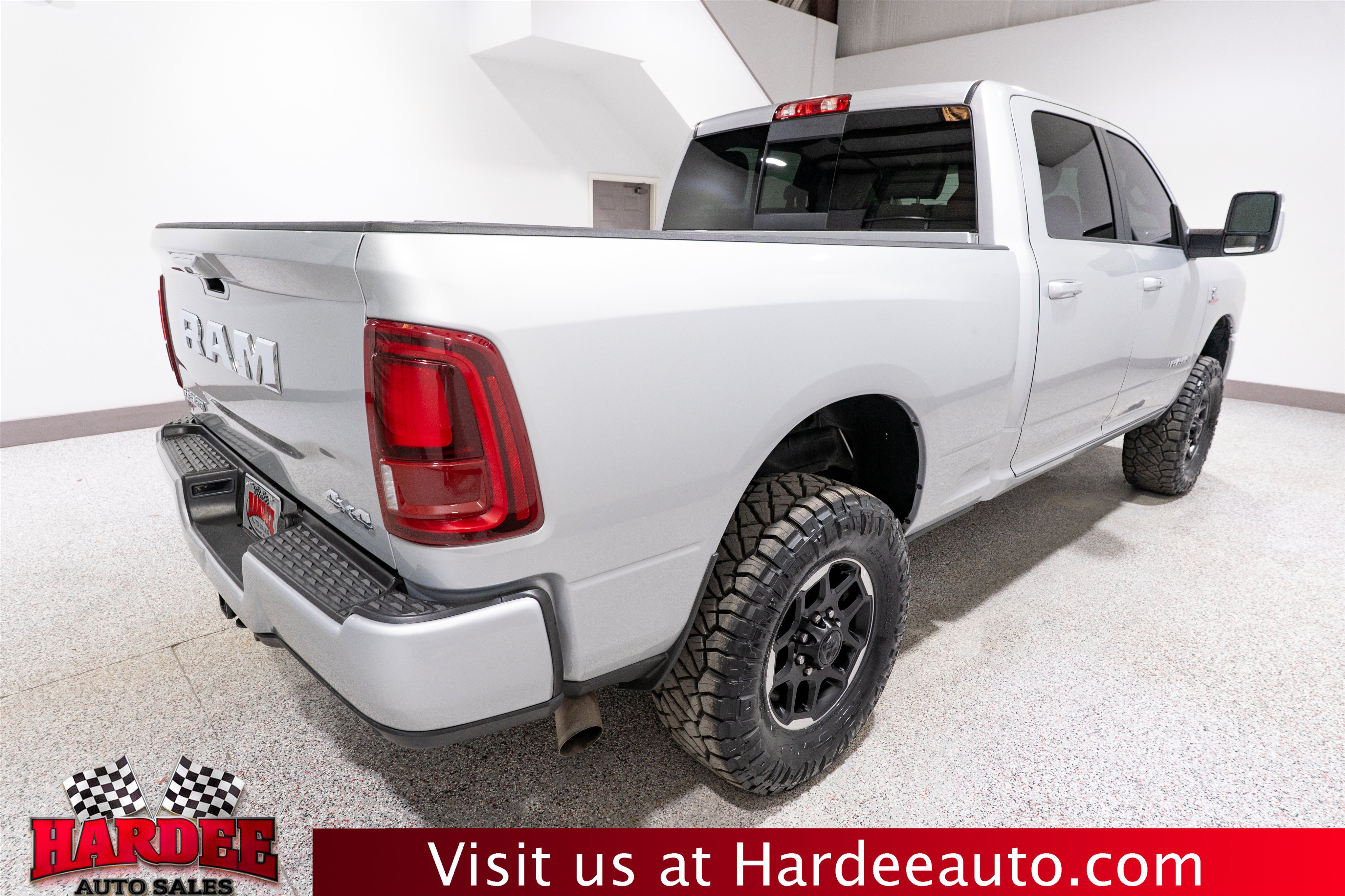 Used 2026 RAM 2500 Laramie AWD/4WD image 5
