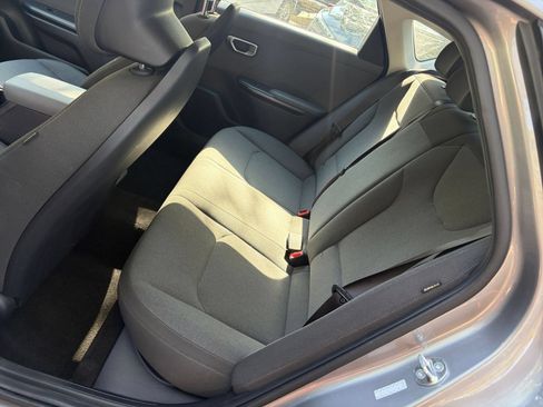 Used 2025 Kia K4 FWD image 38