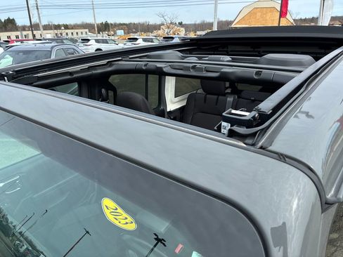 Used 2023 Jeep Wrangler Unlimited w/ Sun & Screen Package image 34
