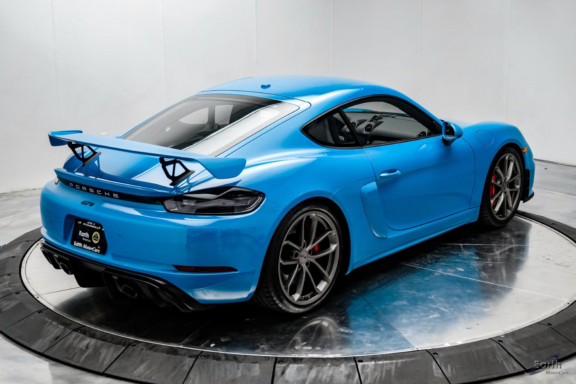 Used 2020 Porsche 718 Cayman GT4 RWD image 17