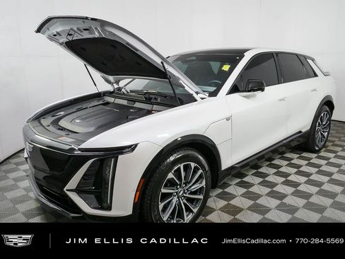 Used 2024 Cadillac Lyriq Sport AWD/4WD image 32