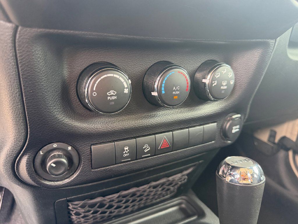 Used 2018 Jeep Wrangler Unlimited Sport S AWD/4WD image 23