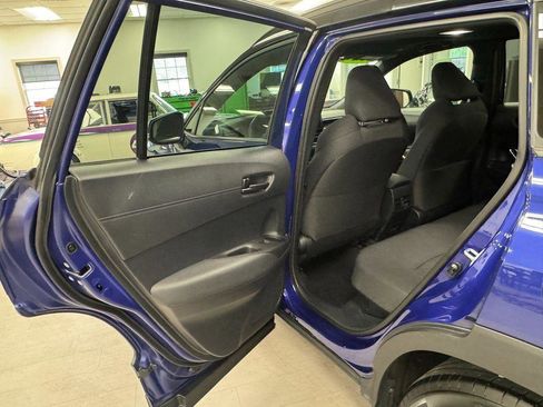 Used 2024 Toyota Corolla Cross SE w/ Moonroof Package image 19