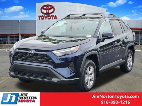 Used 2025 Toyota RAV4 XLE w/ Convenience Package FWD image 3