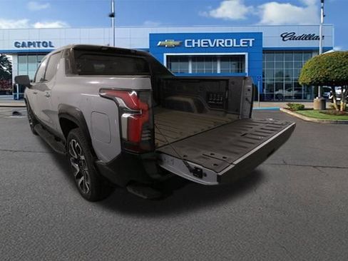 New 2025 Chevrolet Silverado EV RST image 21