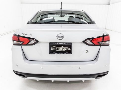 Used 2023 Nissan Versa S w/ Trunk Package image 5