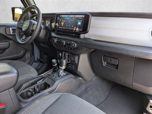Used 2024 Jeep Wrangler Unlimited w/ Convenience Group AWD/4WD image 20