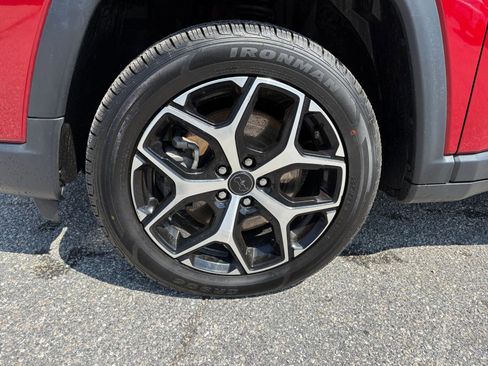 Used 2025 Jeep Compass Limited image 31