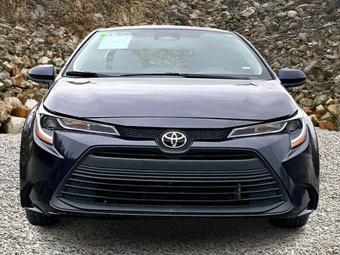 Used 2023 Toyota Corolla LE FWD image 3