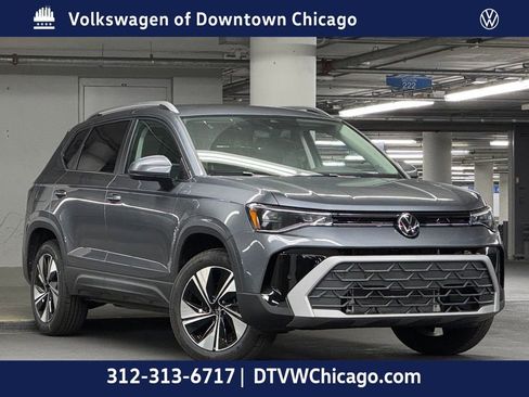 New 2025 Volkswagen Taos SE image 2