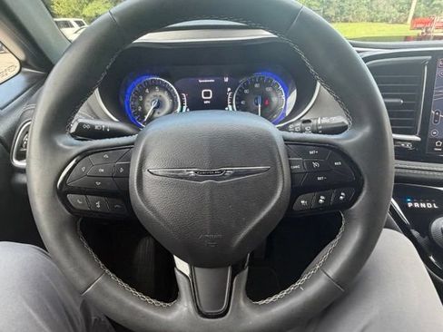 Used 2022 Chrysler Pacifica Limited w/ S Appearance Package FWD image 37