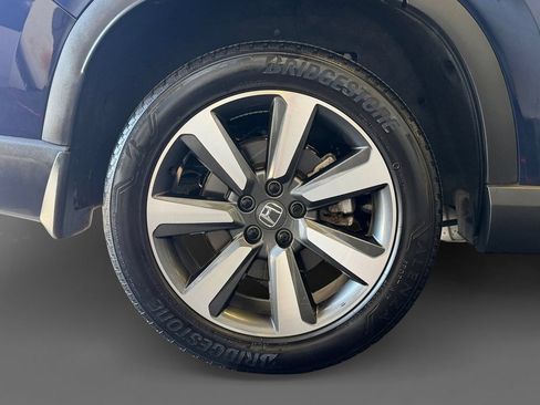 Used 2025 Honda Pilot Touring image 10