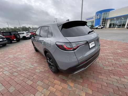 Certified 2025 Honda HR-V Sport image 30
