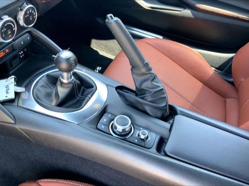 Used 2023 MAZDA MX-5 Miata Grand Touring w/ Weather Package RWD image 15