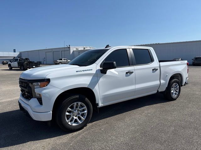 Used 2024 Chevrolet Silverado 1500 Custom AWD/4WD image 2