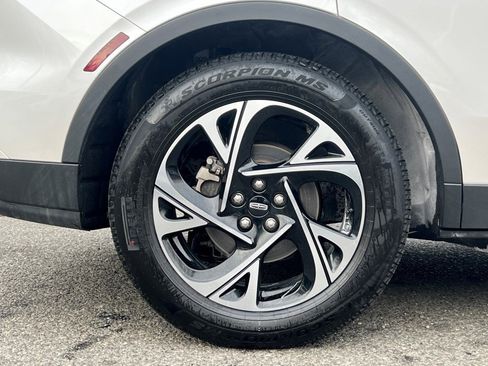 Certified 2025 Lincoln Nautilus Premier w/ Equipment Group 102A image 8