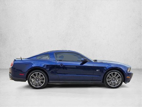 Used 2010 Ford Mustang GT Premium image 4