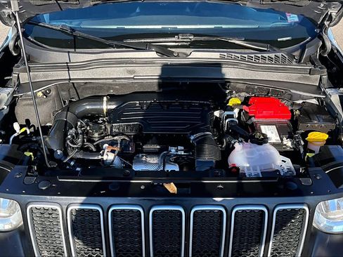 Used 2023 Jeep Renegade Latitude image 9