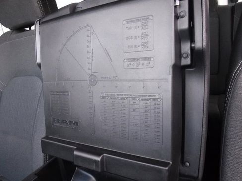 Certified 2022 RAM 1500 Big Horn image 28