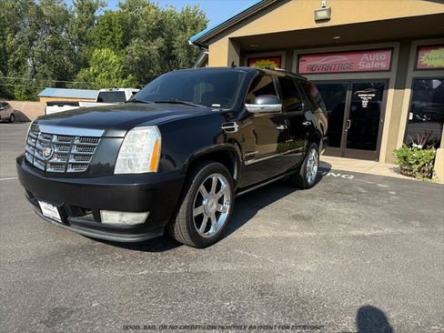 Used 2010 Cadillac Escalade Premium AWD/4WD image 3