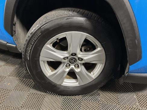 Used 2021 Toyota RAV4 XLE image 31