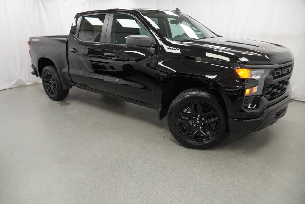 Used 2023 Chevrolet Silverado 1500 Custom w/ LPO, Dark Essentials Package AWD/4WD image 5