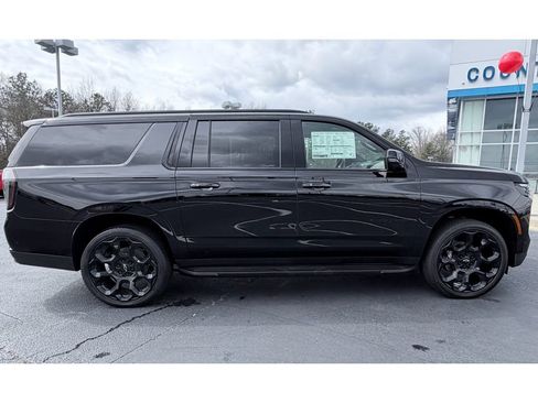 New 2026 Chevrolet Suburban RST image 4