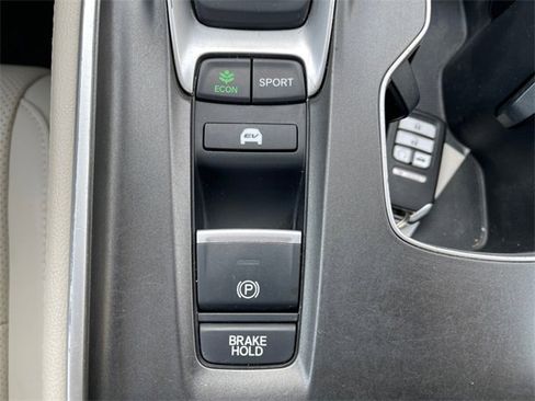 Used 2022 Honda Accord Touring image 24