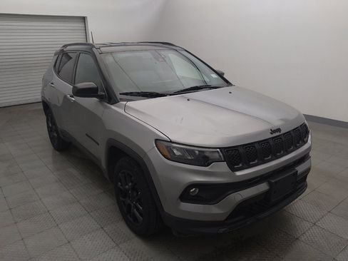 Used 2024 Jeep Compass Latitude w/ Altitude Special Edition AWD/4WD image 13