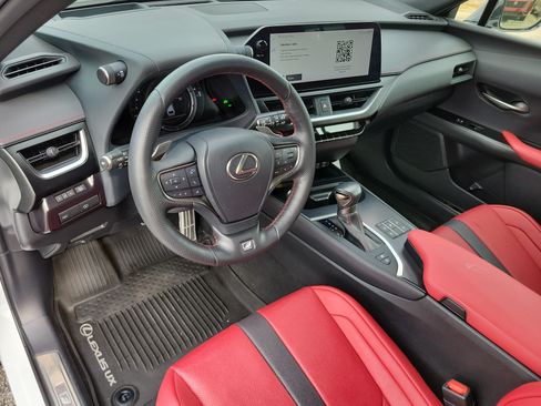 Used 2023 Lexus UX 250h F Sport AWD/4WD image 8