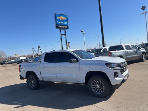 Used 2024 Chevrolet Colorado LT w/ LT Convenience Package II image 8